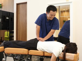 みなみ鍼灸整骨院 泉大津院/骨盤・背骨矯正