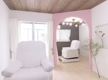 ハナ(hana)の雰囲気（女性専用サロン☆落ち着ける空間でゆっくりお過ごしいただけます）