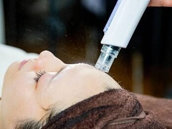 パルティール(Partir)の写真/【みずみずしい肌へ】刺さないエアバリで肌の奥まで美容成分◎ファンデいらずなうるおい美肌♪