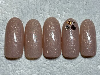 ネイルアンドアイラッシュ ネネ/ヌーディ ホロ オフィス