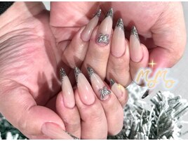 フレンチ，大人ネイル