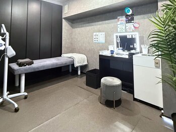 ライトビューティー 溝の口店/シックで落ち着きある店内