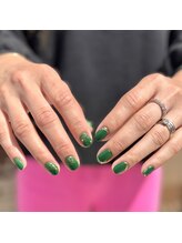 オッドジョブス ネイルアンドアイラッシュ 庚午店(odd jobs)/グリーン×ゴールド