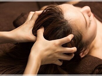 【韓国医療提携】育毛促進×ヘッドスパ専門サロン マーブル 熊本合志店の写真/癒しのドライヘッドスパ♪ 首・肩もしっかりケアすることで肩こりにも効果◎完全個室で極上のひとときを◇