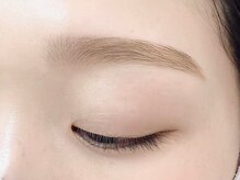 アネラ つくば(Anela)/ナチュラルな並行眉