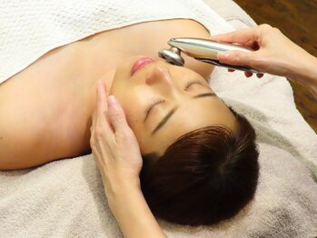 プレミアムキュアの写真/癒されながら小顔ケア♪ たるみ改善＆リフトアップで明るい印象へ♪【ウルトラパルス】でハリと潤いアップ