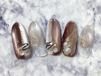 頑張った私へご褒美キラ艶ネイル