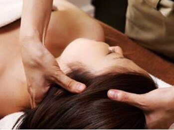 アジアンハーブス 横浜ベイクォーター店の写真/【足と頭・天地爽快コース7,040円】台湾足つぼと東洋ヘッドスパ！刺激体験♪効く！を求めるならコレ◎