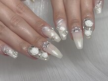 ウニ 立川(uni.)/キラキラホワイトネイル