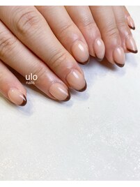 ブラウンフレンチネイル
