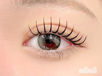 ミリミリ(milimili)の写真/柔らかな毛質のフラットラッシュは、自まつ毛が細い/少ない/短い方に◎目力UP効果のあるつけ放題も人気★