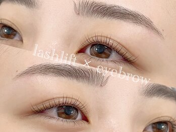 ウララ バイ ロキエ(u-LALA by ROCHIE)/＠u_lala.akina