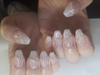 マニル アンド ネトラ(manil & netola)/斜めフレンチ+ストーンライン