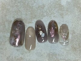 初回8000円　4月定額ニュアンス