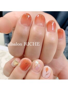 リッシュ(RICHE)/チューリップネイル！