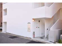 ファセット(FACET)/裏口からお願いします