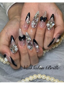 エスフィーネイルサロン ブリーユ(Esfy nailsalon Brille)/ピンク×黒ゴテゴテネイル