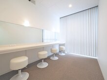 ストラッシュ 聖蹟桜ヶ丘店(STLASSH)の雰囲気（メイクルームを完備！仕事・学校帰りやお出かけ途中にも◎）