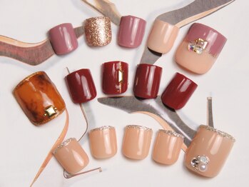 ネイルサロン リリオ(Nail Salon Ririo)の写真/【フットネイルで女子力UP♪】リーズナブルな選べる定額フット6500円50種ご用意◎定額以外のサンプルも◎