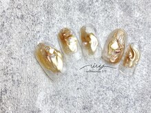 アイヴィー(IVY)/ぷっくりミラーネイル