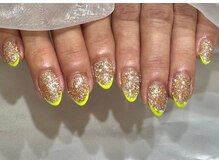アリイネイルズ(ALII Nails)/ネオンスキニーフレンチ
