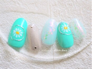 ネイルサロン ブランシュール(Nail Salon Blancheur)/フラワー囲みニュアンス