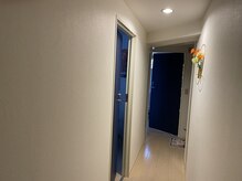 ポーラ ルアナレイ津田沼(POLA Luana lei)の雰囲気（扉付き完全個室ルーム）