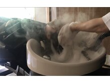 様々な洗浄剤を使用した極楽スパ。頭髪ケアの基本は綺麗に洗う事
