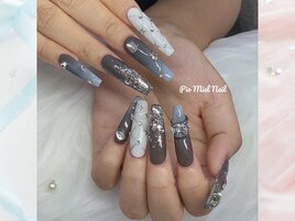 グレージュ×チェックネイル