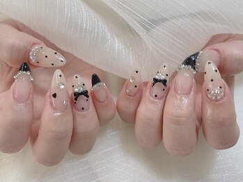 大人可愛いブラックリボンドット