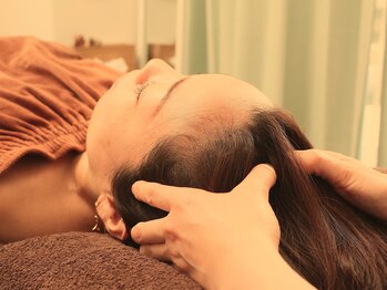 ローカヒ(Lokahi)の写真/【よもぎ蒸し＋ヘッドスパ】で頭・首・肩から全身スッキリお疲れリセット！じんわり汗が気持ちいい☆