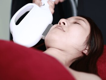 ベルグランツ(Belle Glanz)の写真/顔脱毛なのに肌質改善も出来る★痛み無し・減毛しながら化粧ノリ＆トーンアップで毎朝のメイクが楽しくなる