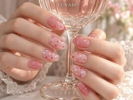 透け感ピンクドットネイル