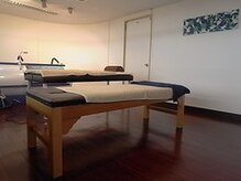 漢和堂療院の雰囲気（2Fは、美容鍼や円形脱毛等の施術をする個室がございます。）