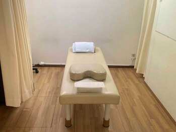山手接骨院 鍼灸院の写真/あなたの痛みを解消するリラクサロンがここに！完全都度払いだから、無理なく通えます♪