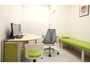 彩り整骨院 アンド ボディメイクLABO整体院/堺駅｜カウンセリング室