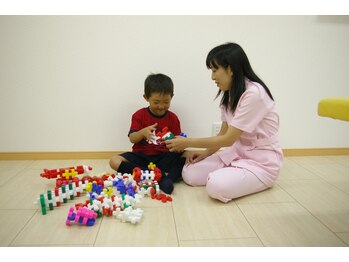 足立カイロプラクティック/気兼ねなくお子様と一緒に来院