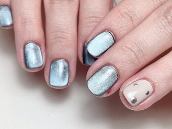 クールなマグネットネイル