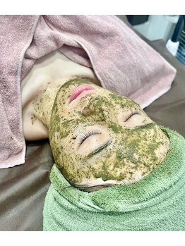 オーキッド(ORCHID)の写真/毛穴レスなクリア肌へ☆ハーブピーリングで肌本来の力を高め、様々なお悩みにアプローチします。