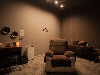 仙豆のちから 岡崎エルエル店の写真/【全5部屋ご用意】日頃の疲れからくる頭皮の緊張をほぐし、あなただけの癒し空間で疲れをスッキリ解消★