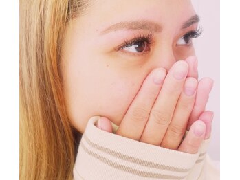 レアレアケー(Lea Lea_K)/眉毛とまつ毛を同時に綺麗に