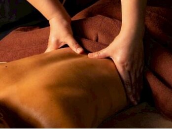 椿リラクゼーションサロンの写真/【疲れた貴方の救世主】力強い圧で気持ちいい施術が癖になる!オイルリンパ/足つぼ/ヘッドスパ/もみほぐし◎