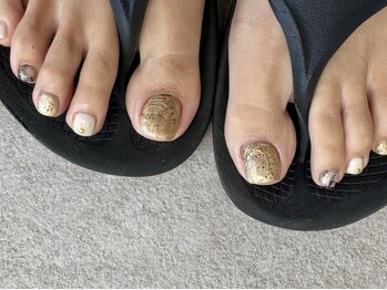 ネイル ヨック(nail Yok)の写真/≪この夏にぴったりのフットネイル≫毎日の足元に自信を♪オシャレなサンダルで、素足も気分もアップに◎