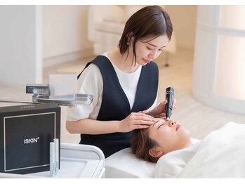 レイシー 松坂屋名古屋店(Reissy)の写真/<栄・松坂屋6階>上品な目元を演出★使用する商材は純国産/滅菌を採用。一流のサロンで女性美をご提供。