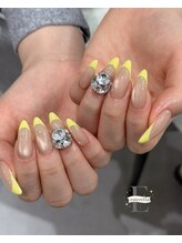 エステレラ ネイル(esterella nail)/フレンチ＋Vカットストーン