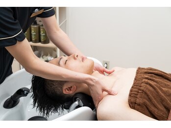 サロンドミヤシタ(SALON DE MIYASHITA)/施術：肩のマッサージ