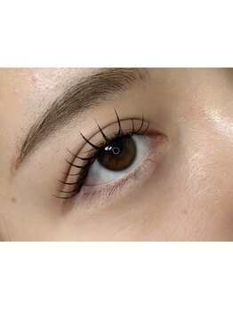 ナチュラル上品な目元にしたい