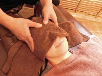 整体もみ処アンド美容ネコロンの写真/【眠りが浅い、疲れが抜けない方へ】ヘッドケアで自律神経を整え、癒しの睡眠へ★眼精疲労にも◎