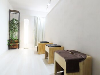 スロー(Slow)/よもぎ蒸し(3人同時可能です)