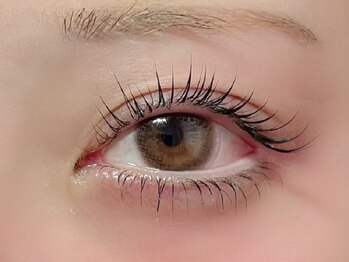 アイリス(EYELISS)の写真/《完全個室》忙しい毎日を過ごすママさん応援＊【まつげパーマ¥4400/アイブロウ¥5000】朝のメイク時短に!